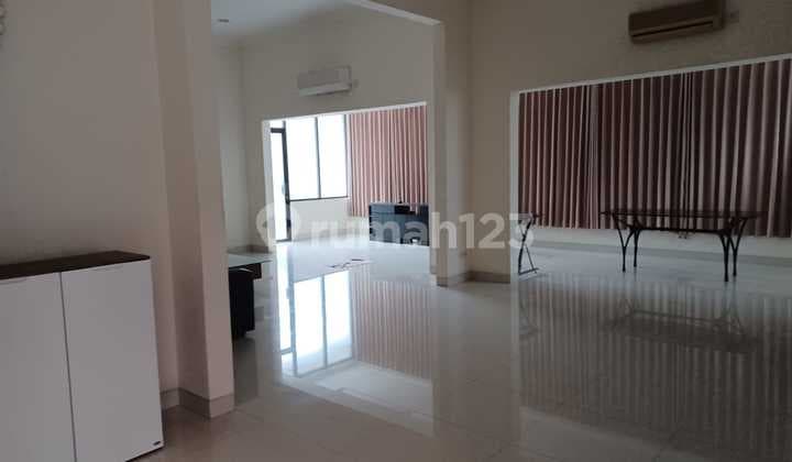 Di Sewakan Rumah Menteng Jakarta Pusat KM4//LT800//LB700//10.25