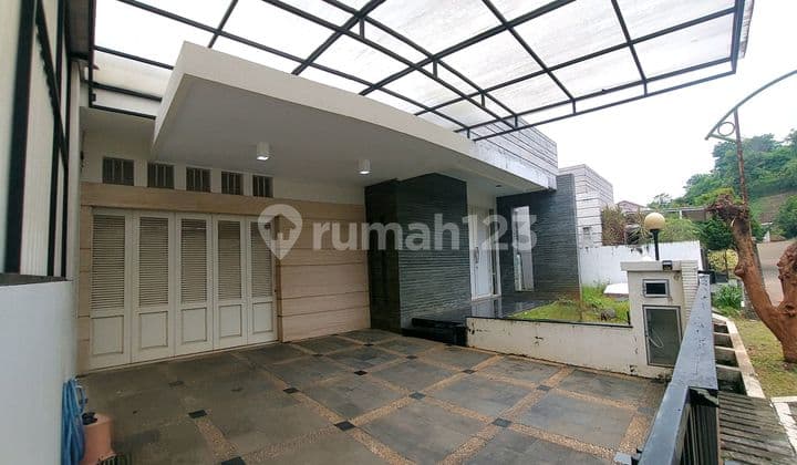 Rumah di Candi Golf Semi Furnish dan Siap Huni