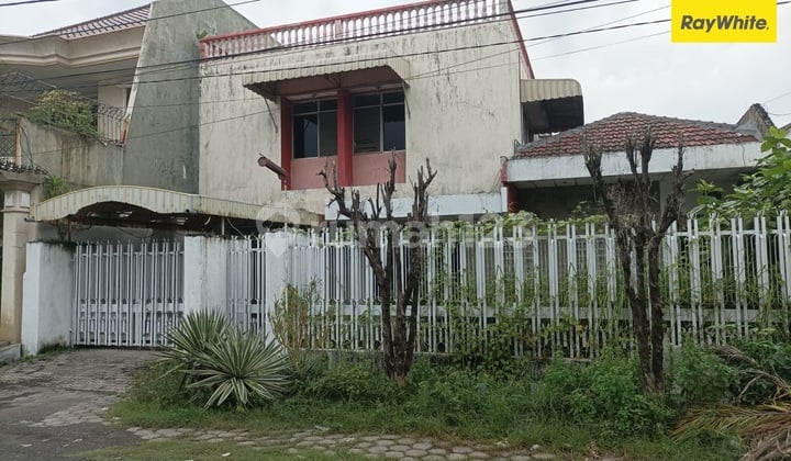 Dijual Rumah 2,5 lantai di Pucang Kerep Gubeng Surabaya Dijual Rumah 2,5 lantai di Pucang Kerep Gubeng Surabaya