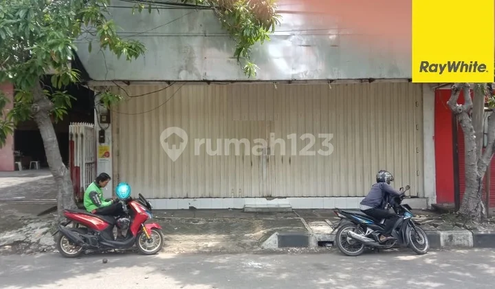 Disewakan Ruko 2 lantai di Raya Dukuh Kupang Surabaya Disewakan Ruko 2 lantai di Raya Dukuh Kupang Surabaya