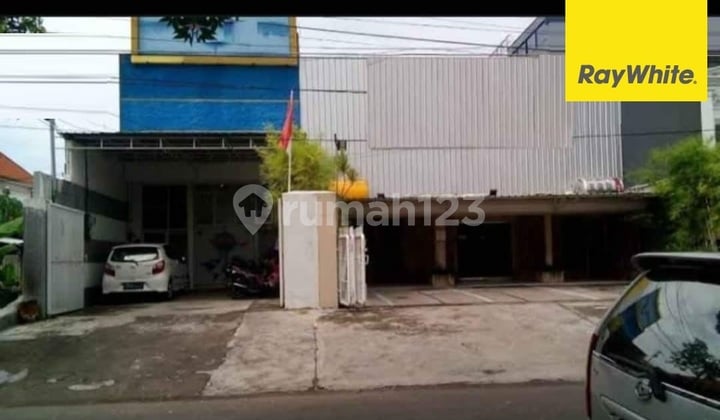 For Sale House on Jambi Darmo Street Central Surabaya For Sale House on Jambi Darmo Street Central Surabaya