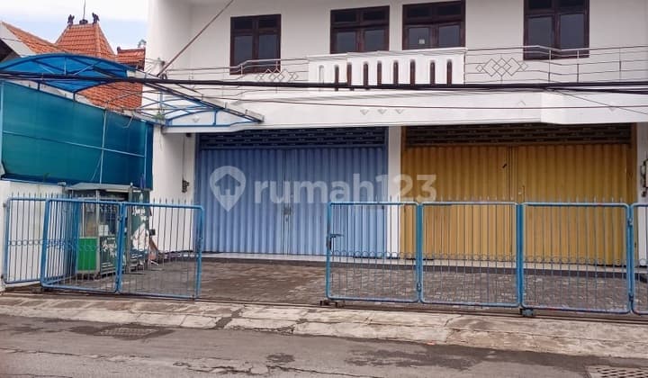 Disewakan Ruko 3 lantai di Jalan Ketintang Surabaya