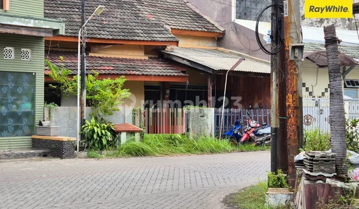 Dijual Rumah Lama Hitung Tanah di Blimbing Tengah Waru Sidoarjo Dijual Rumah Lama Hitung Tanah di Blimbing Tengah Waru Sidoarjo