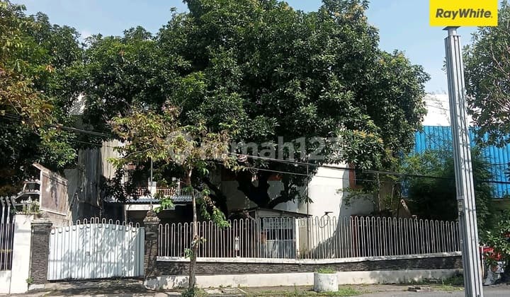 For Rent: 2-story house on Kutai Darmo Street, Surabaya