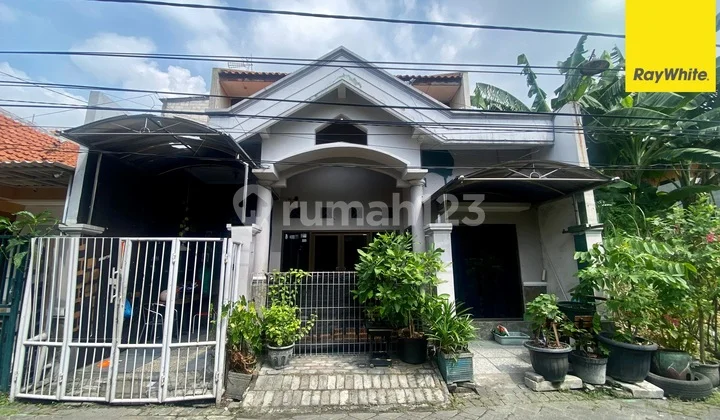Dijual Rumah 2 lantai di Jambangan Indah Surabaya Dijual Rumah 2 lantai di Jambangan Indah Surabaya