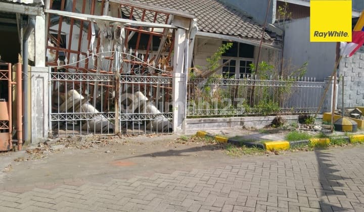 Dijual Rumah Hitung Tanah di Rungkut Mapan Barat Surabaya