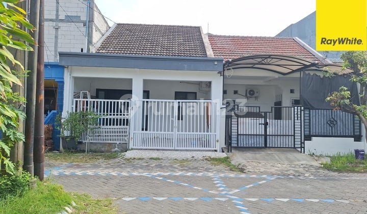 For Rent House on Manggis Tengah Street, Waru, Sidoarjo