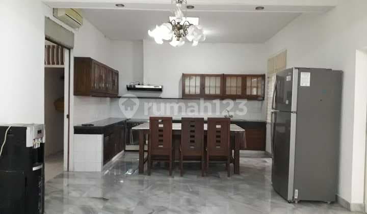 For Rent Pondok Indah House Land 300m² Building 4 Bedrooms 3 Bathrooms 8.24km²