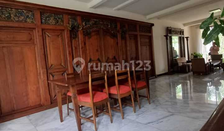 Rumah Disewakan 2,5 Lantai di Kemang Selatan Jakarta Selatan