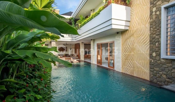Private Villa 2 Lantai SHM Bagus Prime Location