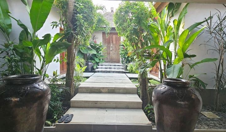 Villa Cantik 1 Lantai ,Ada Private Pool, Disewakan Per Tahun, Kerobokan
