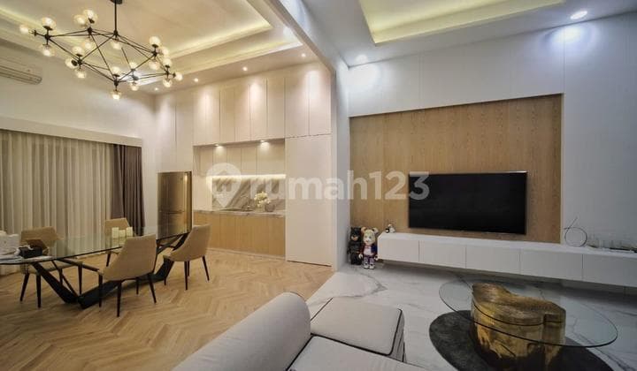 Rumah Mewah Di Pusat Kota Semarang Dekat Simpang Lima