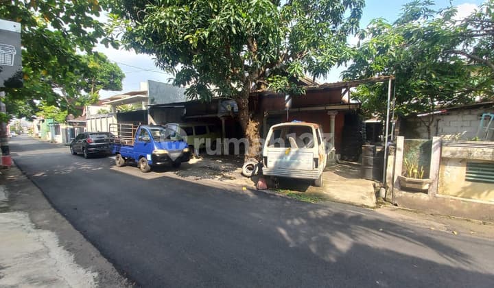 Rumah Lama Dekat Sudirman di Pusponjolo Semarang Kota