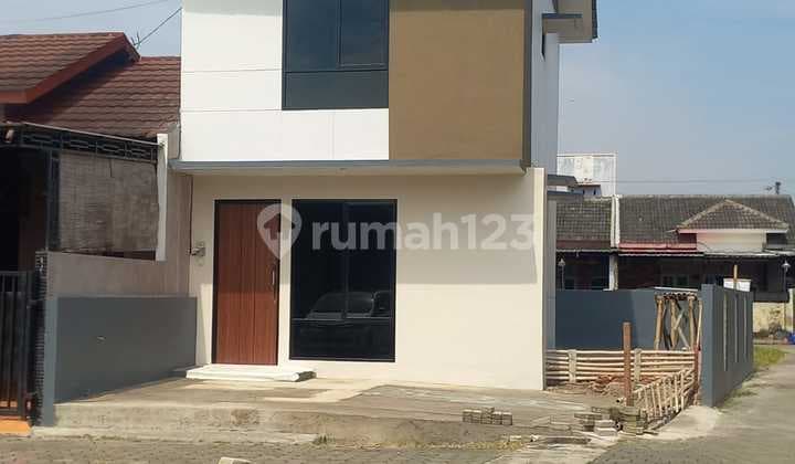 Rumah Baru Pedurungan Dekat Superindo Woltermonginsidi