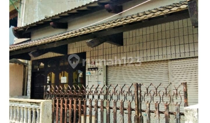 Old House in the City Center of Trengguli, Central Semarang