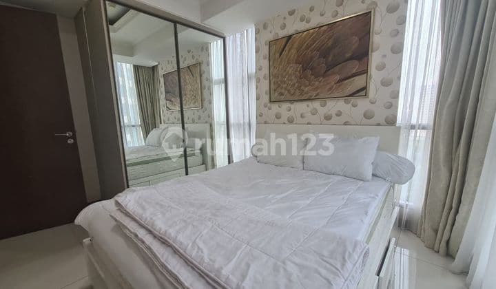 Sewa Apartemen Casa Grande 3 Bedroom Lantai Sedang Furnished