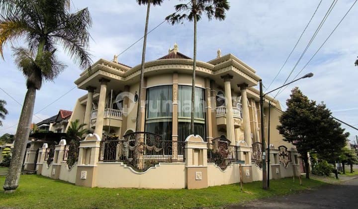 Rumah Mewah Klasik Full Furnish Araya Malang
