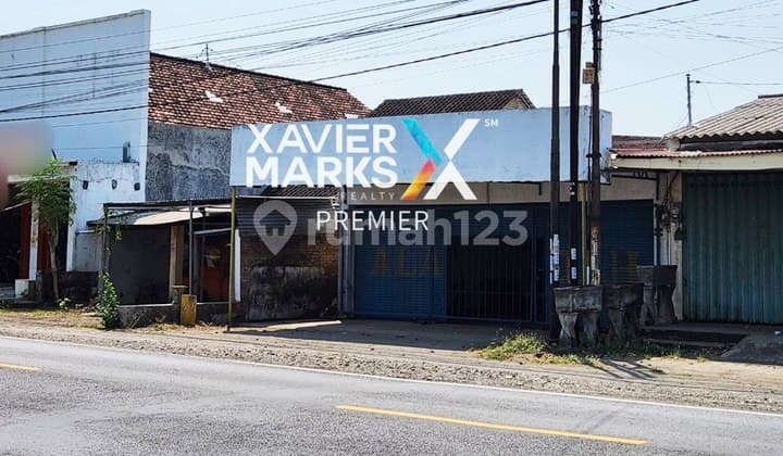 Ruang Usaha Poros Jalan Minggiran Papar Kediri