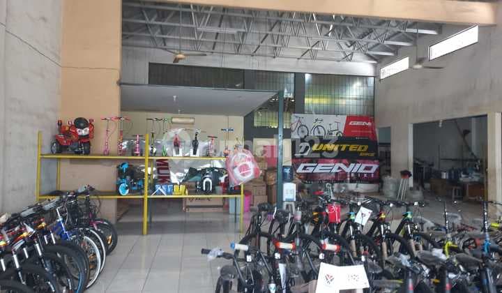 Disewakan ruko luas di Barito