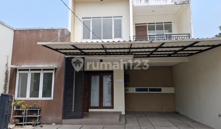 Rumah Minimalis 2 Lantai 4 Kamar di Taman Kopo Indah Tk1