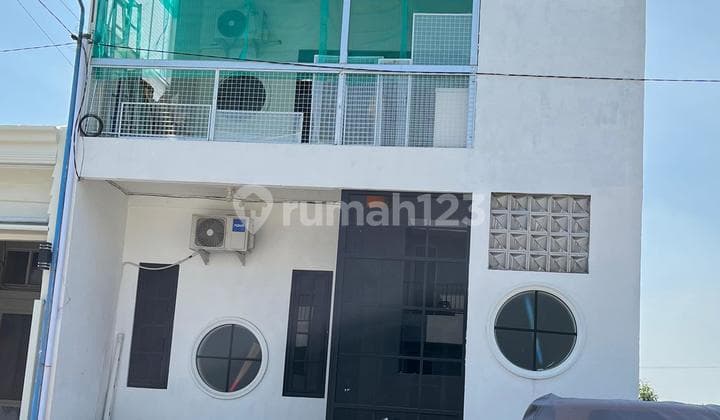 Rumah 2 Lantai Nol Jalan