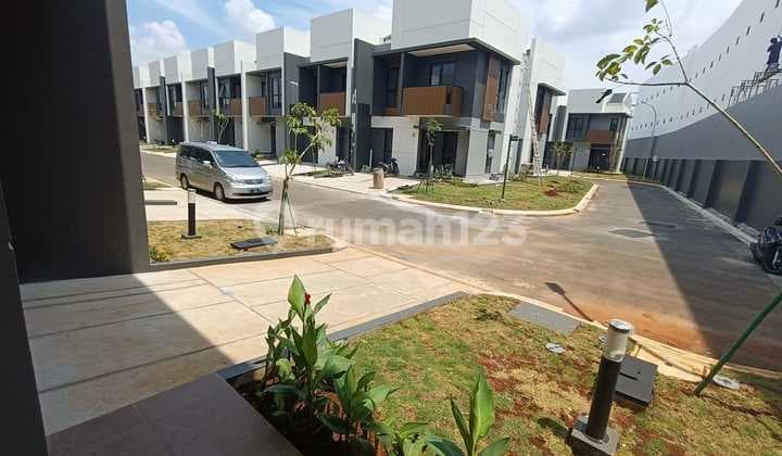 Rumah Daerah Sumarecon Crown Gading Bekasi
