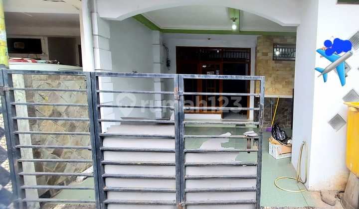 Di jual rumah daerah pondok kelpaa