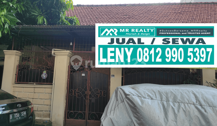 READY-TO-OCCUPY HOUSE IN WAHID HASYIM, TANAH ABANG, CENTRAL JAKARTA