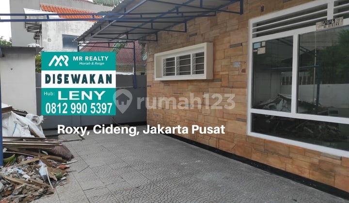 Rumah Siap Huni 1,5 Lantai di Roxy, Jakarta Pusat
