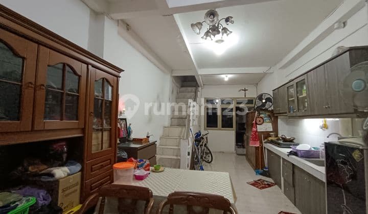 Dibawah Njop..rumah 2 Lantai Di Cideng, Jakarta Pusat