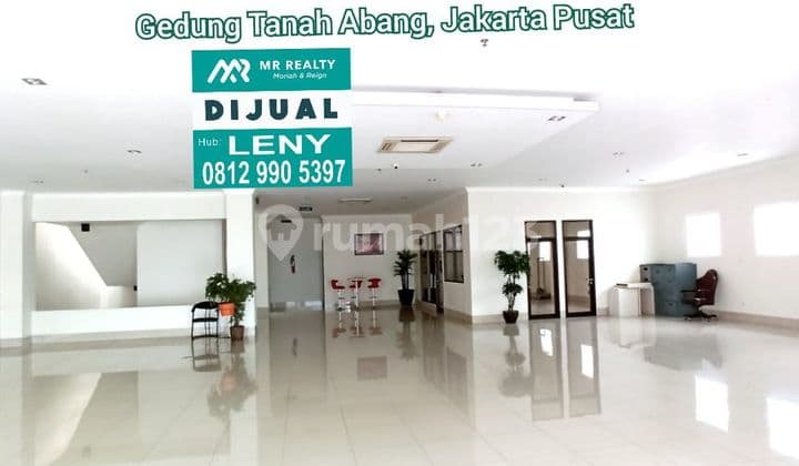 GEDUNG KANTOR DAN SHOWROOM 4,5 LANTAI DAN BASEMENT DI TANAH ABANG, JAKARTA PUSAT