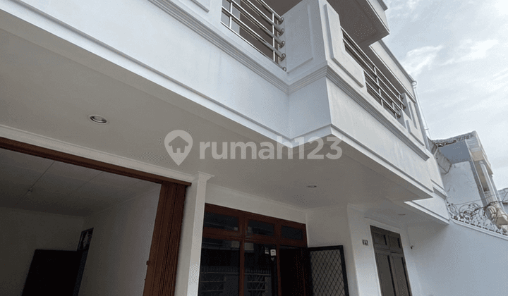 Rumah Lebar 9 di Tomang Baru Renovasi Jarang Ada