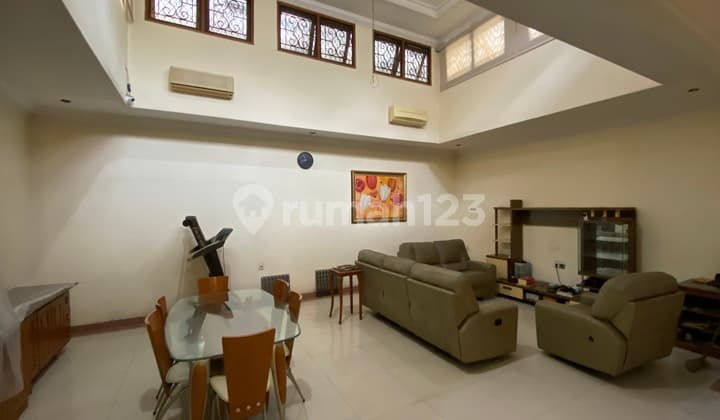 Rumah Lebar 14 Di Tomang Lebar Jalan 3 Mobil Lebar