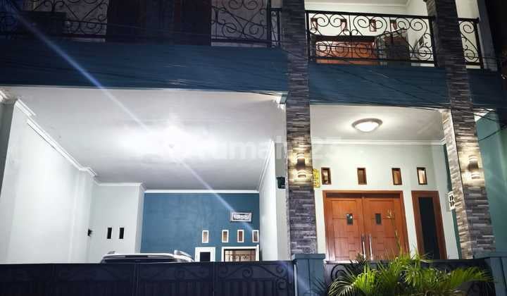 Rumah 2 Lantai Siap Huni Dekat Sekolah Di Harapan Indah 1 Bekasi