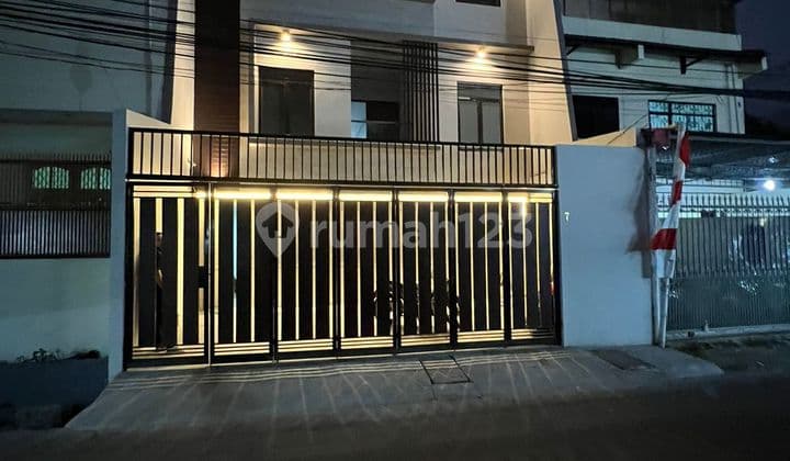 Dijual Kostan 3,5 Lantai Full Furnished Dekat Kampus di Jelambar Jakarta Barat