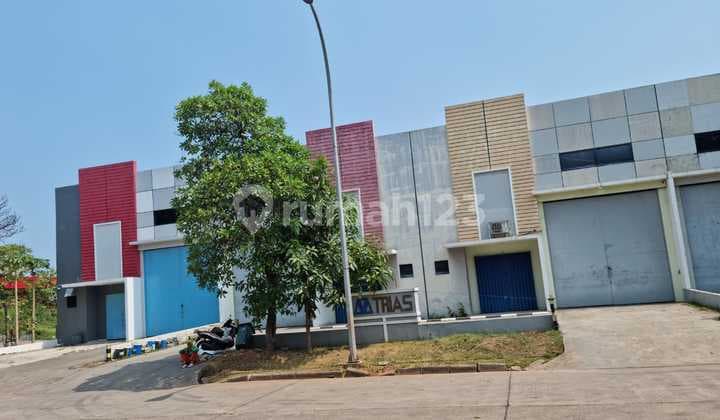 English translation: For Rent Warehouse Office Marunda 12x40 Container Load Exit Toll