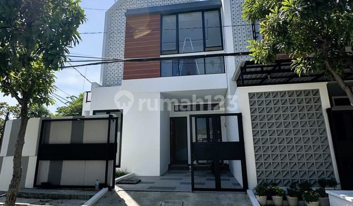 Dijual Rumah Baru 2 lantai Hook Gading Pantai 100m dari Raya Kenjeran