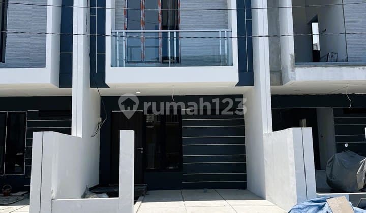 Dijual Rumah Baru 2 Lt Split Level Minimalis Modern Tengah