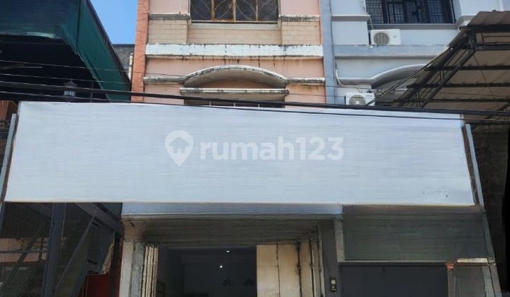 For Sale Shop House Gowa Around Sultan Hasanuddin Street, Pallantikang Street, Tamanurung Raya Street