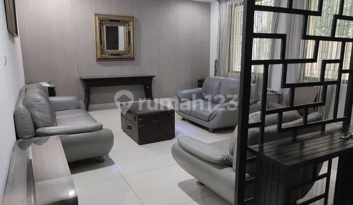 Dijual Rumah Modern Classic Halaman Luas Dan Indah, Bebas Banjir