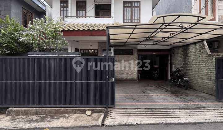 Murah Rumah Classic Minimalist Kebayoran Baru Dekat Senopati