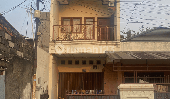 Modern Minimalist House Tebet Bebas Banjir Akses Jalan Lebar.