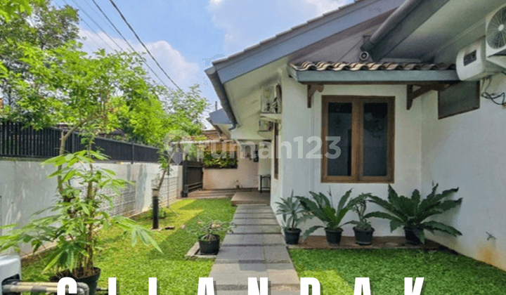 Ready-to-Occupy House Plus Pavilion in Cilandak, Near Simatupang.