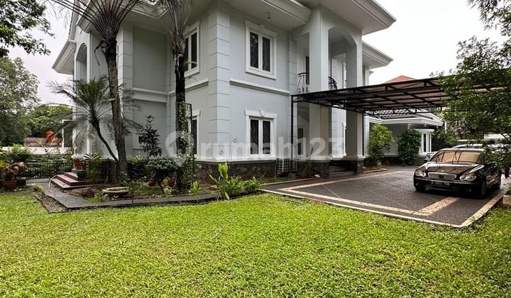 READY-TO-OCCUPY LUXURY HOUSE IN KEBAYORAN BARU NEAR SENOPATI AND SENAYAN