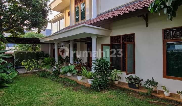 RUMAH MODERN TROPIS TERAWAT