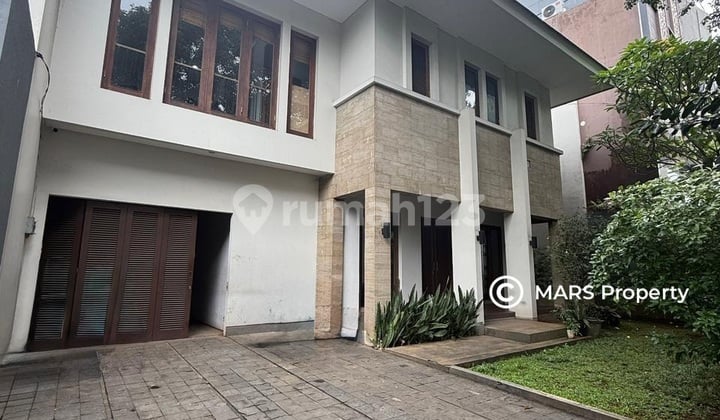 For Sale Kebayoran Baru Ready-to-Live-In House Wide Street Inside Complex