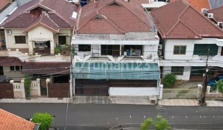 Tomang - For Sale Cocok untuk Kost & Hunian Lokasi Strategis Dekat Perkantoran & Kampus Akses Mudah Jalan Lebar Bebas Banjir