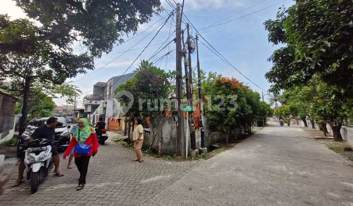 Rumah Unfurnished SHM - Sertifikat Hak Milik di Komplek Bangun Reksa, Ciledug, Tangerang, Ciledug Butuh Renovasi