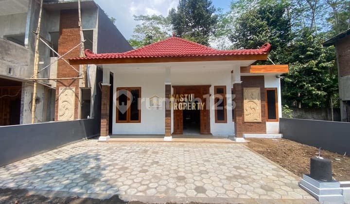 Rumah Cantik Murah Tanah Luas Dekat Gereja Ayam di Borobudur