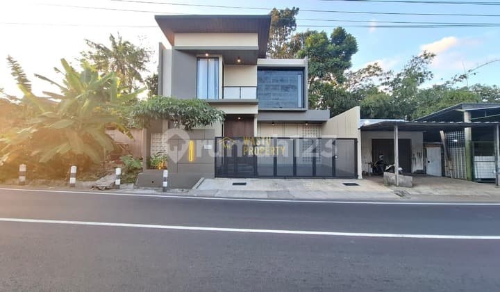 New House Ready to Live In at the Edge of Main Road Near Sch